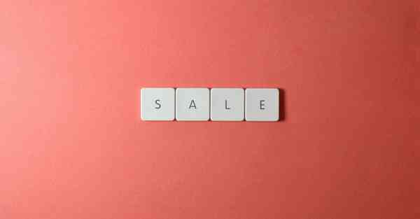 人工智能机器人和人谈恋爱