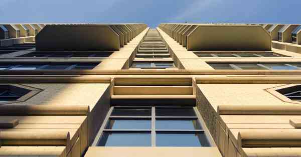 人工智能机器人和人谈恋爱