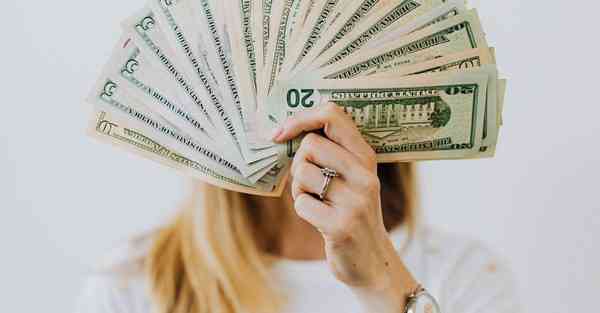 辅导学生学习智能机器人