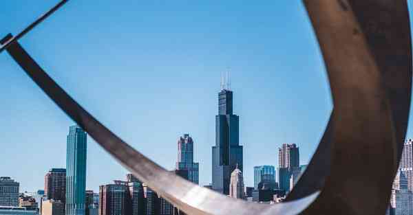 人工智能机器人和人谈恋爱