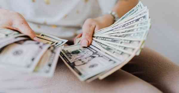 儿童智能机器人可咬人不