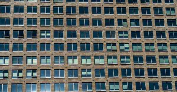 人工智能机器人和人谈恋爱